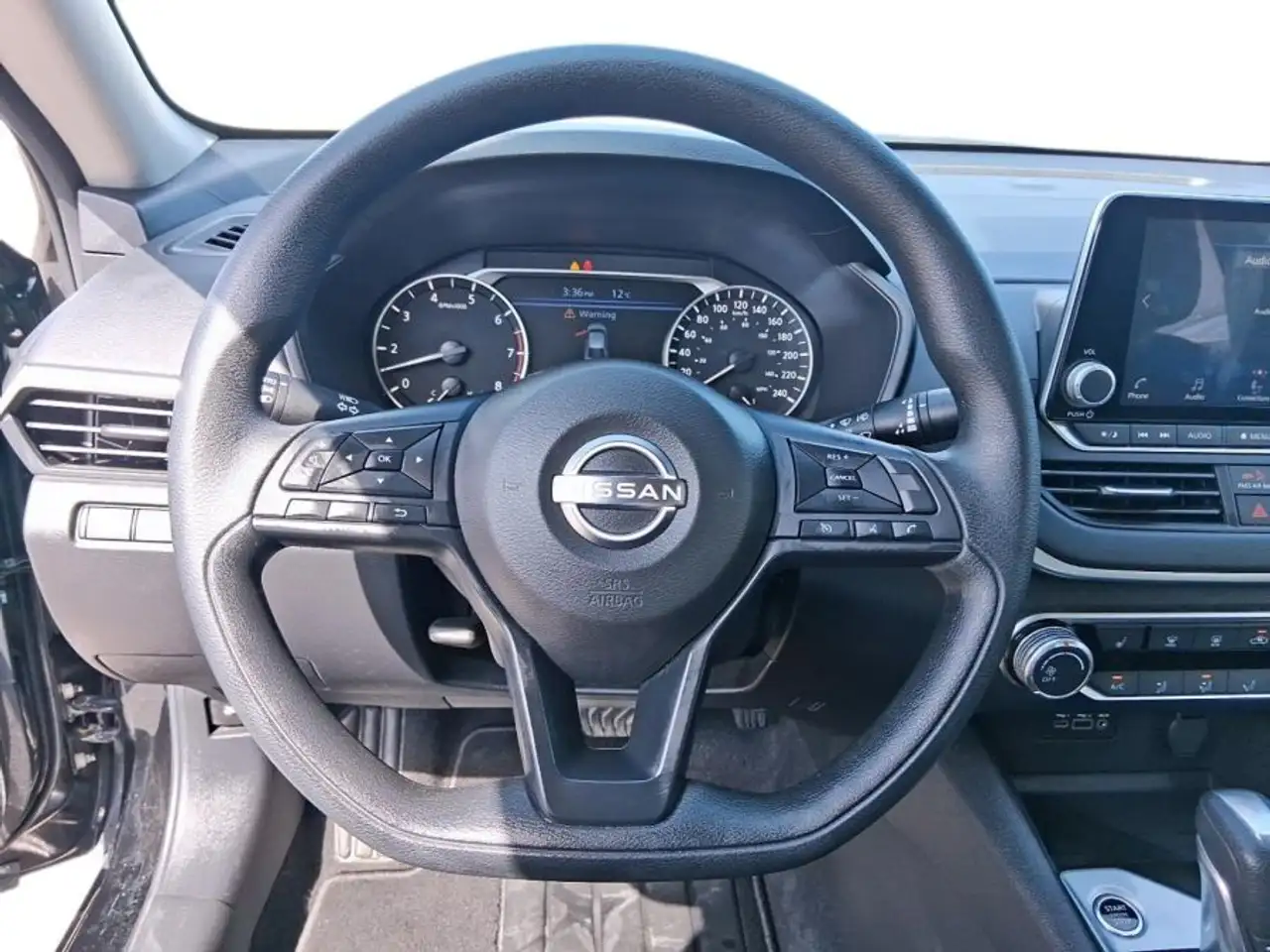 Nissan Altima снимка Nissan Altima
