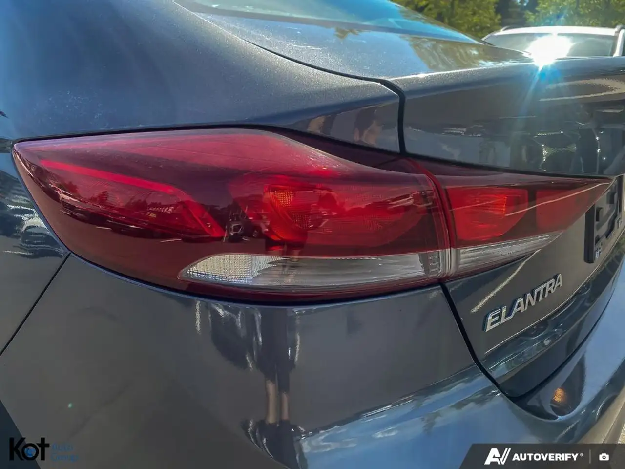 Hyundai ELANTRA снимка Hyundai ELANTRA