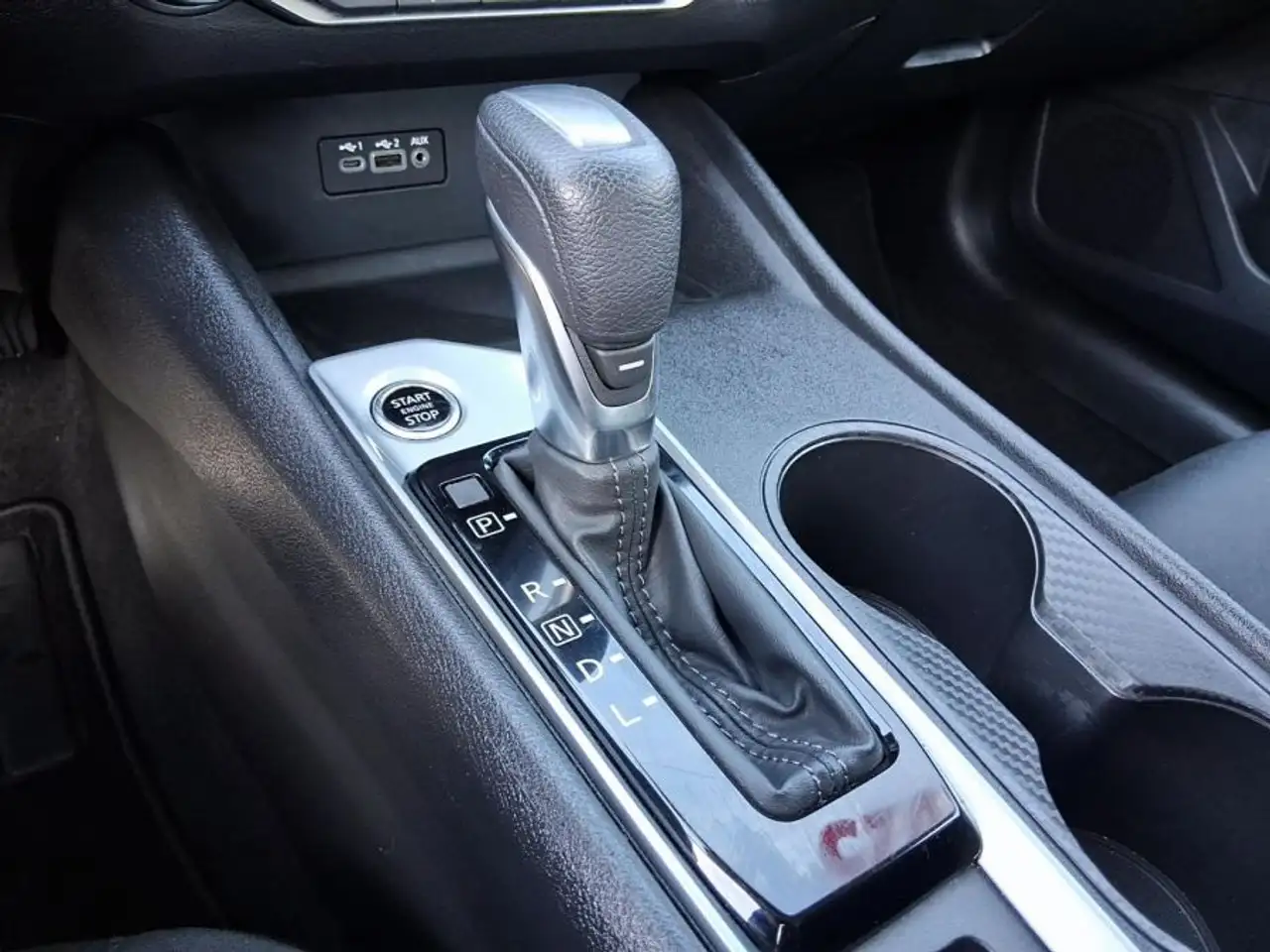 Nissan Altima снимка Nissan Altima