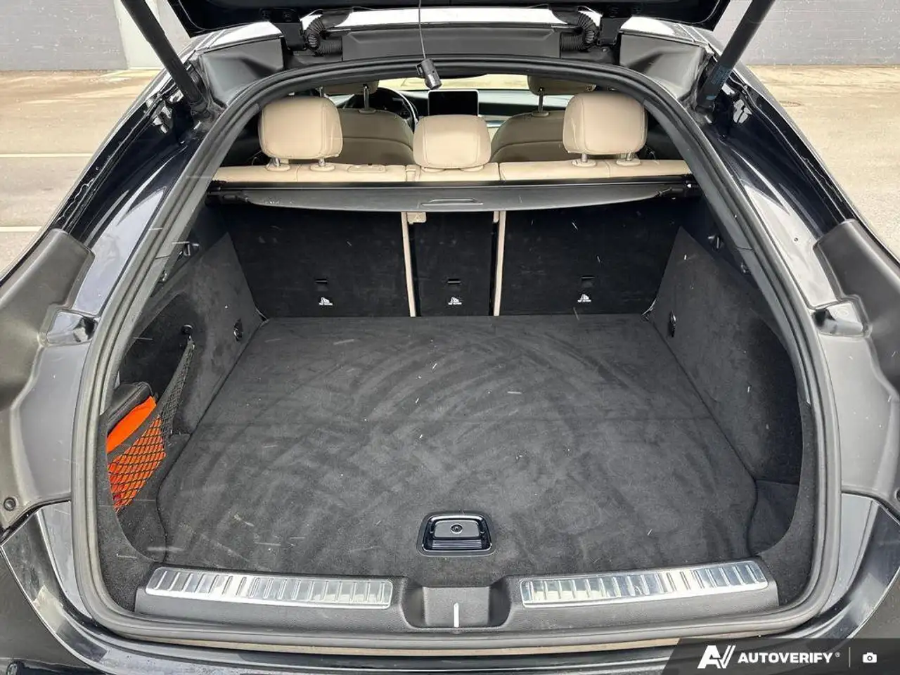 Mercedes-Benz GLC снимка Mercedes-Benz GLC