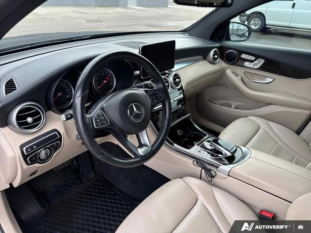 Mercedes-Benz GLC снимка Mercedes-Benz GLC