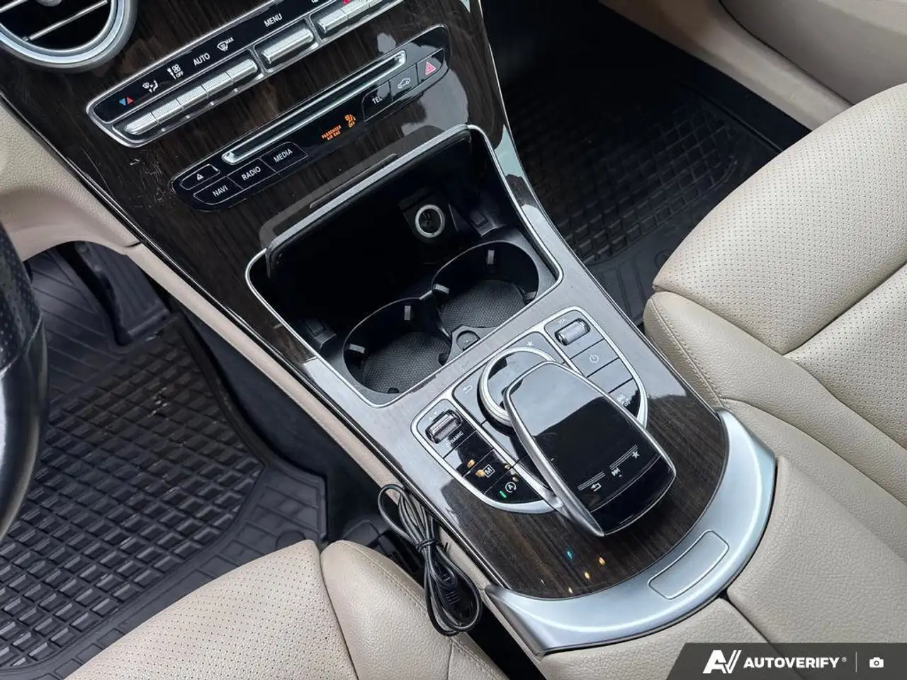 Mercedes-Benz GLC снимка Mercedes-Benz GLC