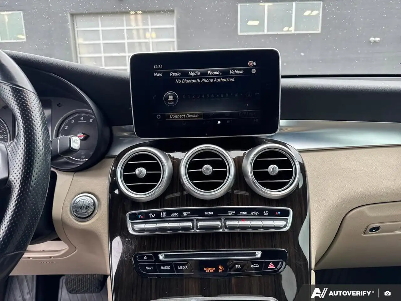 Mercedes-Benz GLC снимка Mercedes-Benz GLC