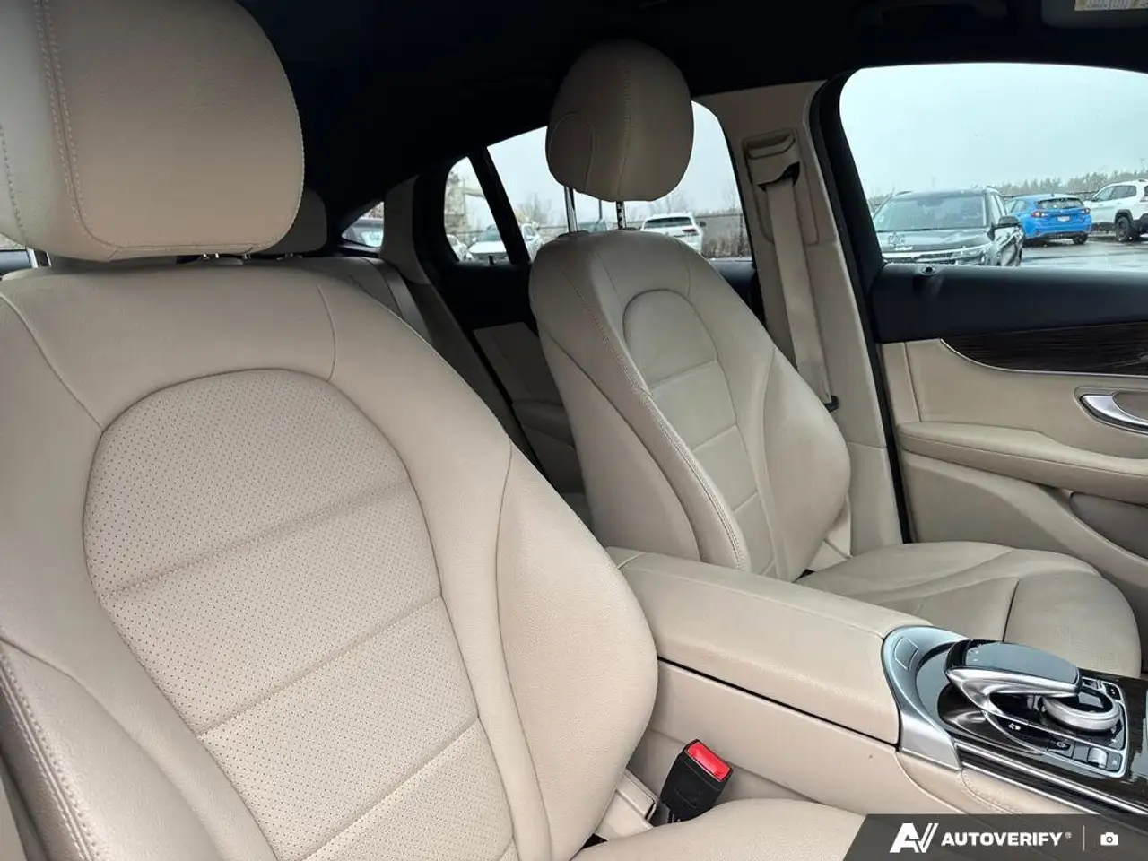 Mercedes-Benz GLC снимка Mercedes-Benz GLC