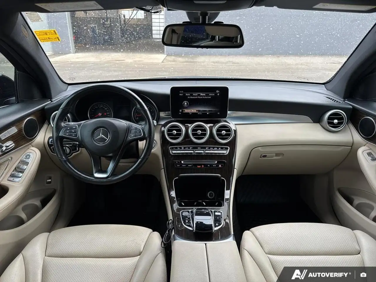 Mercedes-Benz GLC снимка Mercedes-Benz GLC