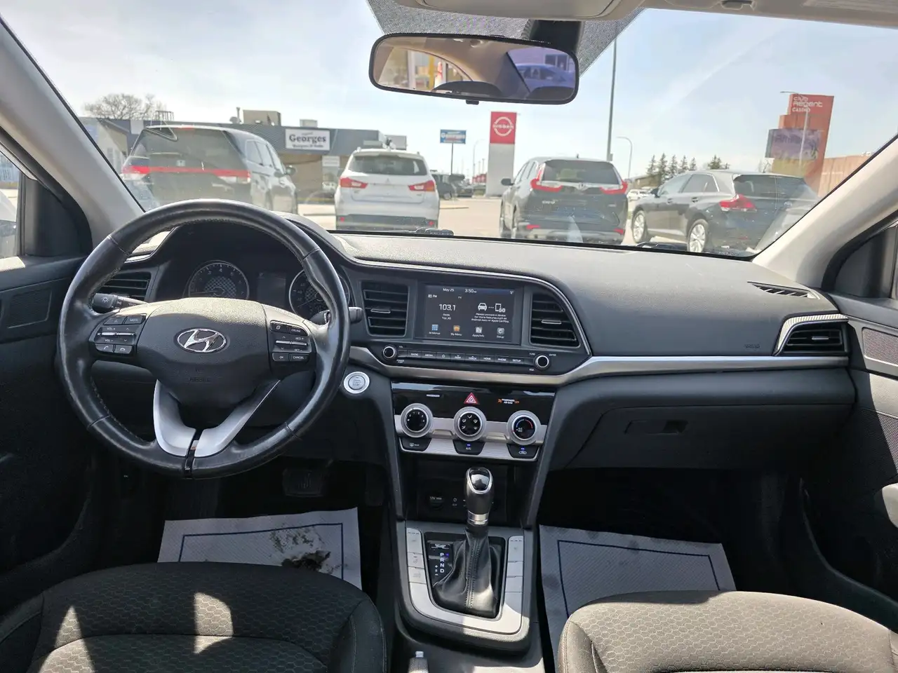Hyundai ELANTRA снимка Hyundai ELANTRA