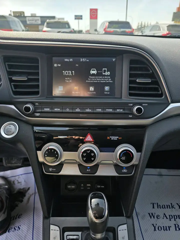 Hyundai ELANTRA снимка Hyundai ELANTRA
