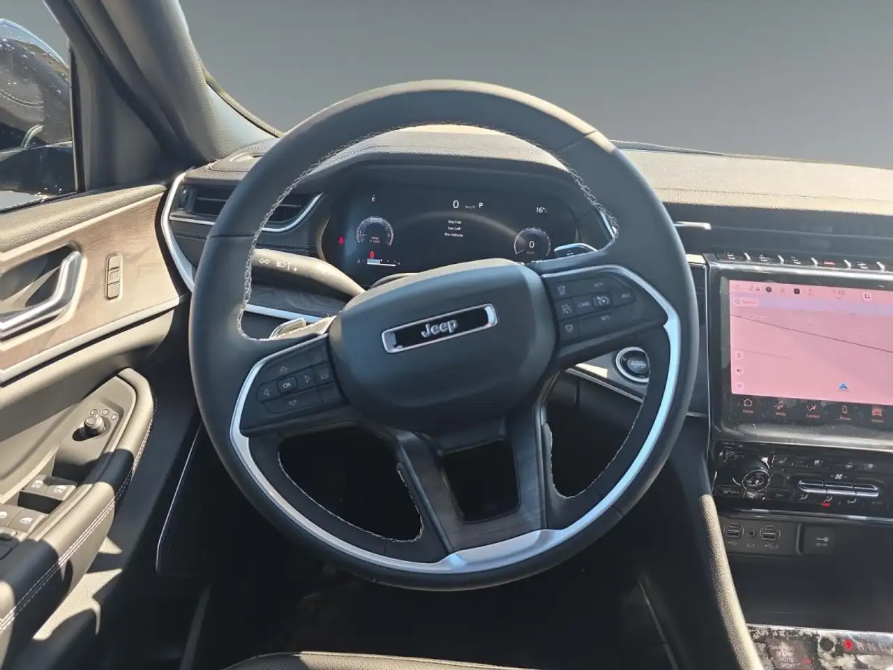 Jeep Grand Cherokee снимка Jeep Grand Cherokee
