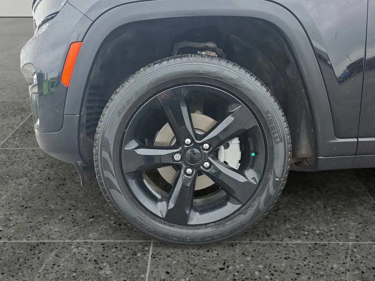 Jeep Grand Cherokee снимка Jeep Grand Cherokee
