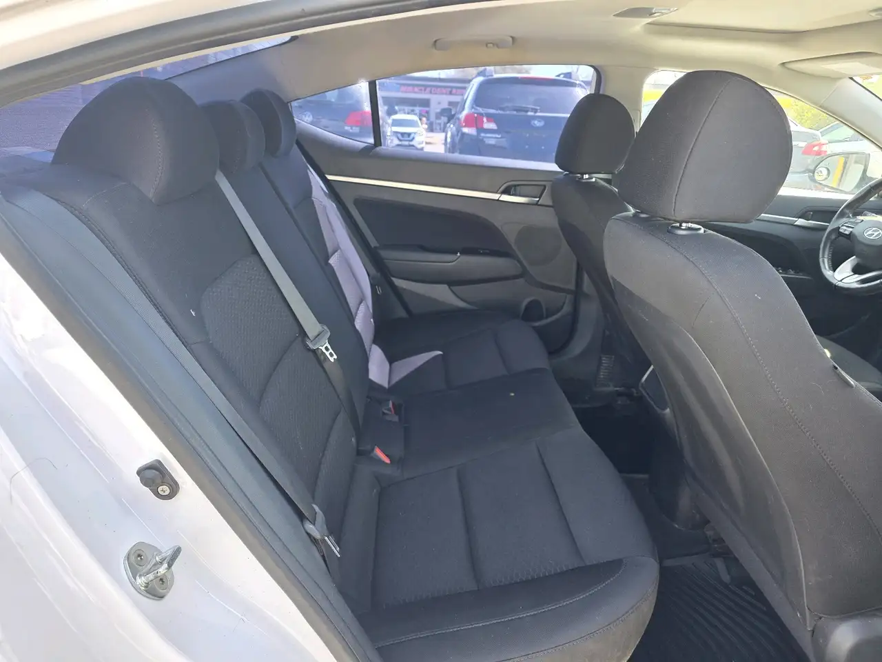Hyundai ELANTRA снимка Hyundai ELANTRA