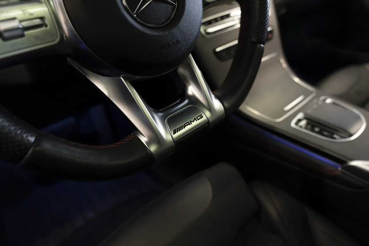 Mercedes-Benz GLC снимка Mercedes-Benz GLC