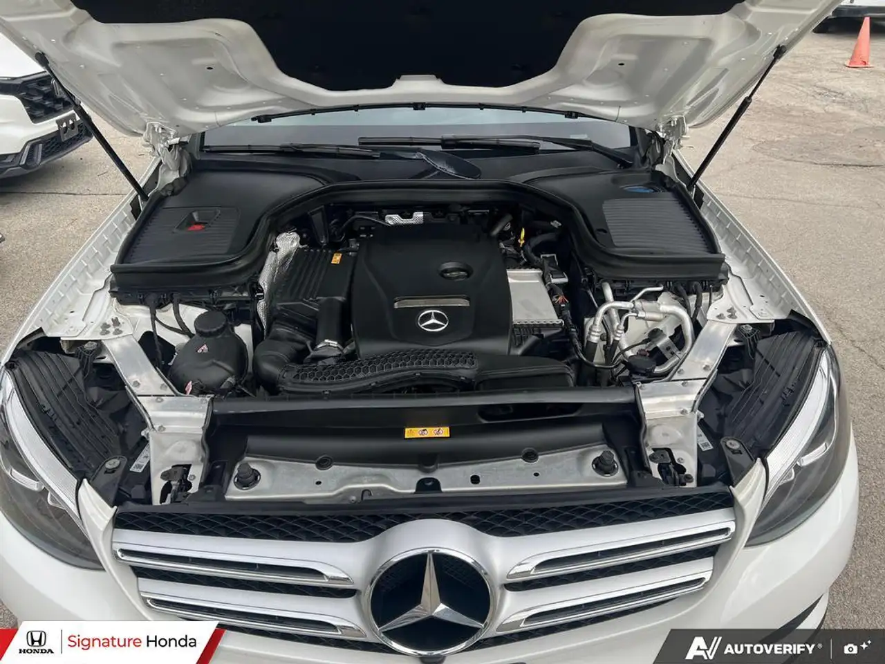 Mercedes-Benz GLC снимка Mercedes-Benz GLC