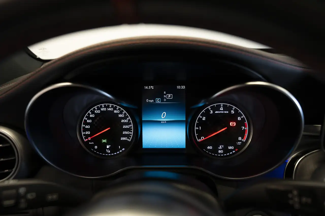 Mercedes-Benz GLC снимка Mercedes-Benz GLC