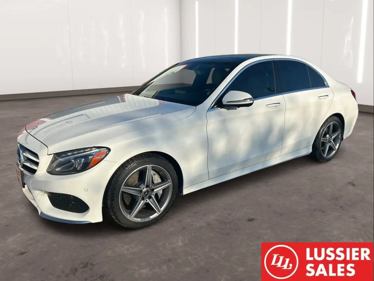 Mercedes-Benz C-Class снимка Mercedes-Benz C-Class