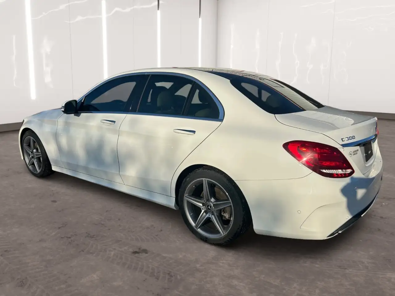 Mercedes-Benz C-Class снимка Mercedes-Benz C-Class