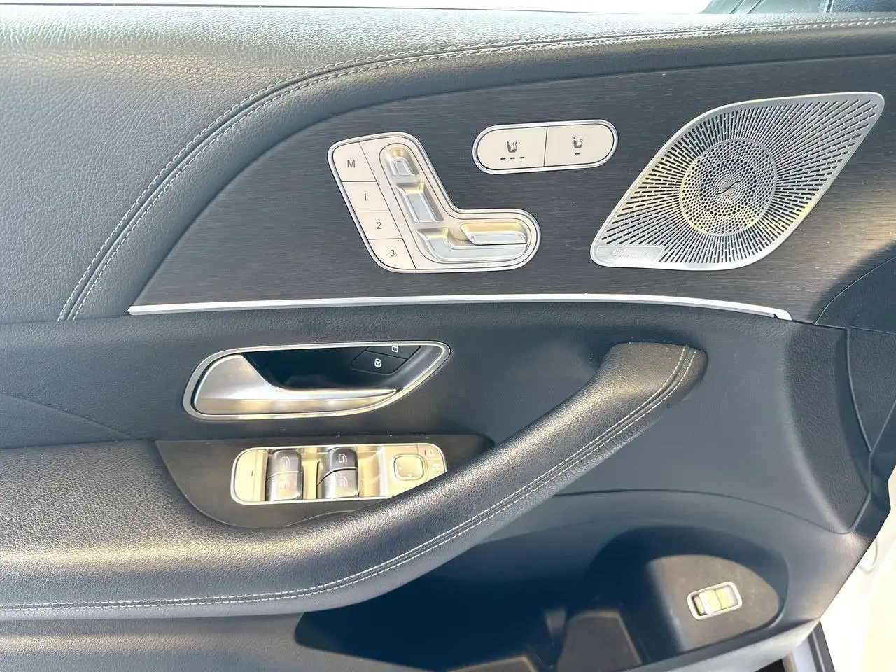 Mercedes-Benz GLE снимка Mercedes-Benz GLE