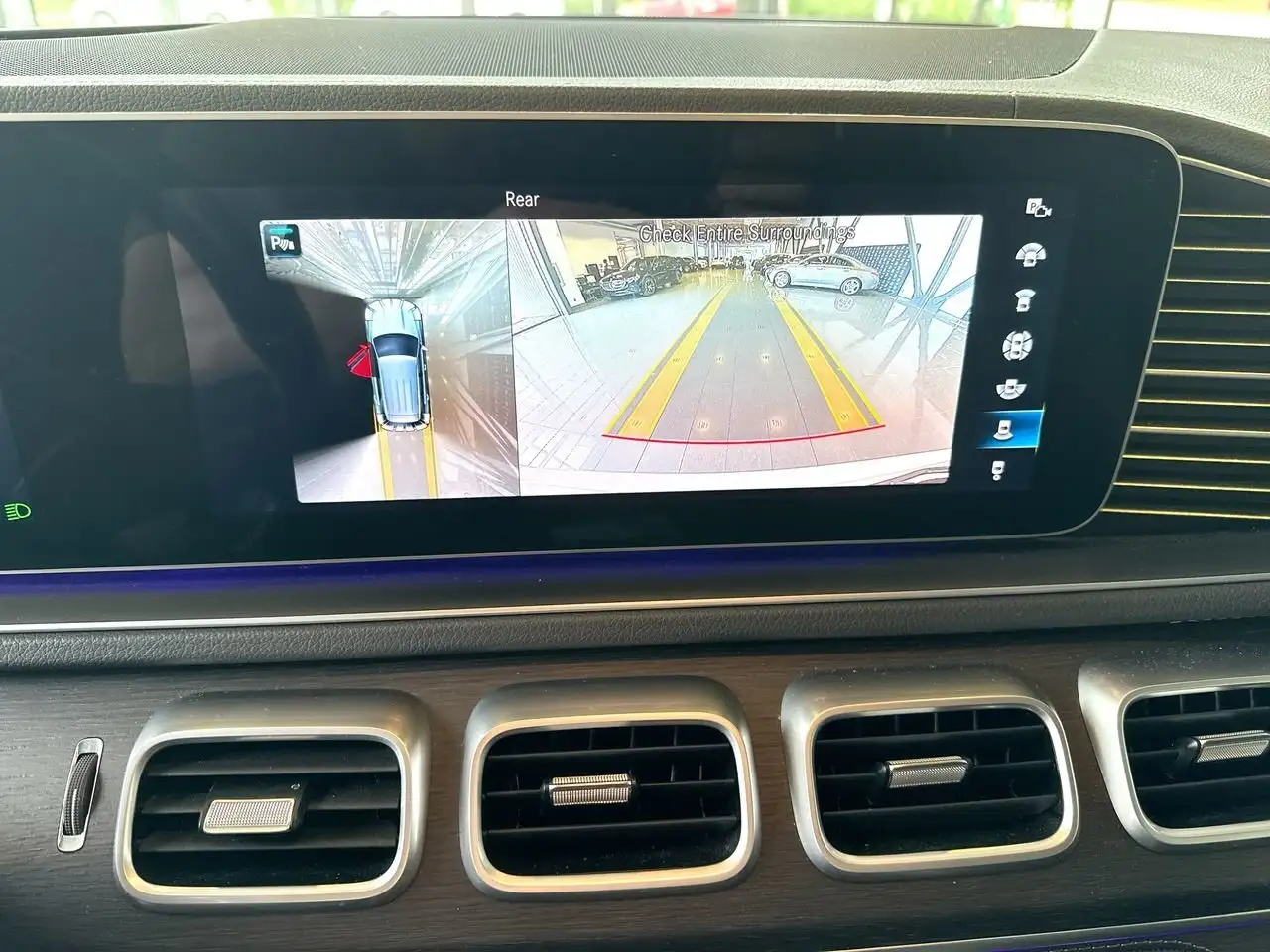 Mercedes-Benz GLE снимка Mercedes-Benz GLE