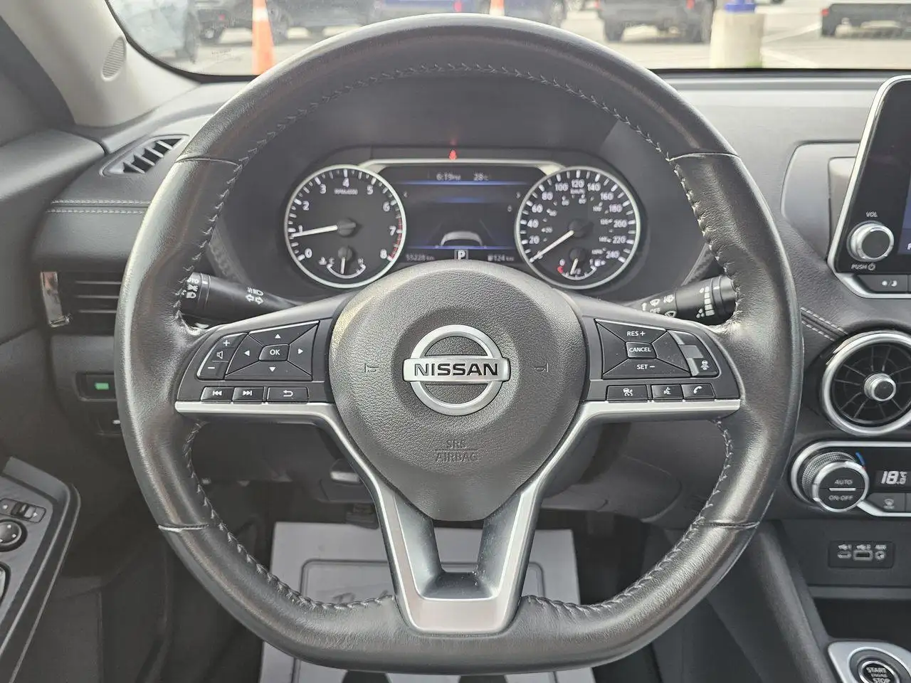 Nissan Sentra fotografie Nissan Sentra