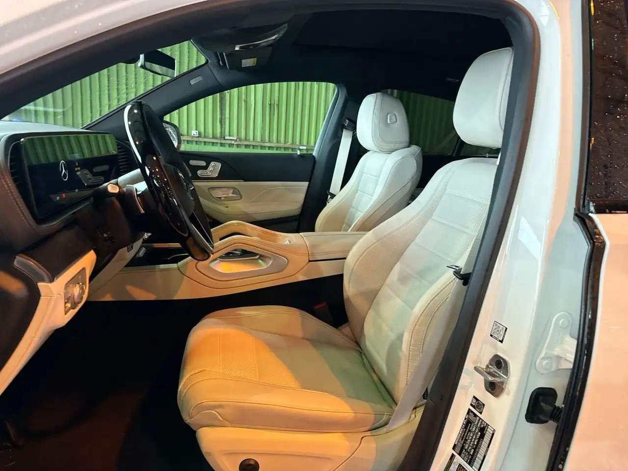 Mercedes-Benz GLE снимка Mercedes-Benz GLE