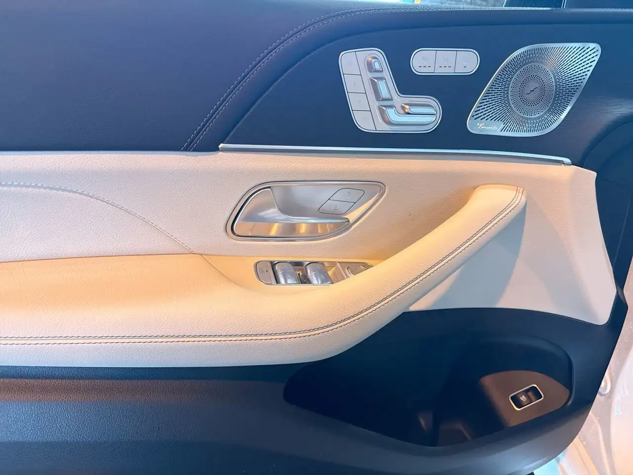 Mercedes-Benz GLE снимка Mercedes-Benz GLE