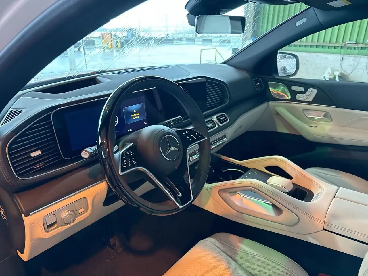 Mercedes-Benz GLE снимка Mercedes-Benz GLE