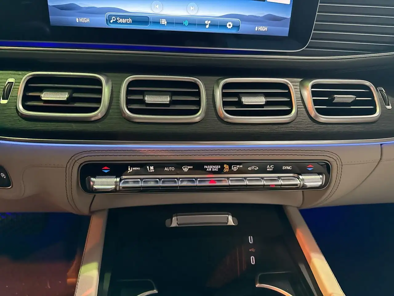 Mercedes-Benz GLE снимка Mercedes-Benz GLE
