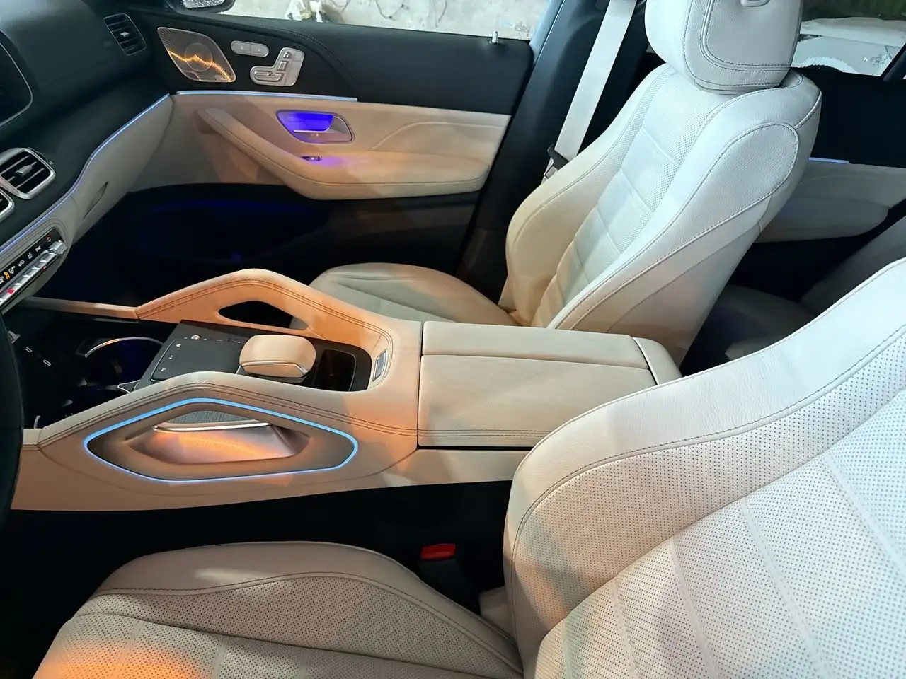 Mercedes-Benz GLE снимка Mercedes-Benz GLE