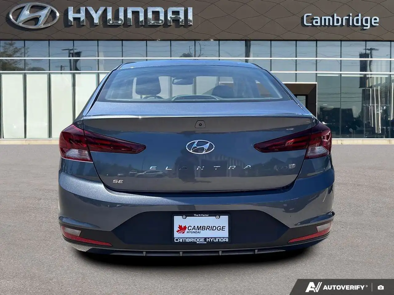 Hyundai ELANTRA fotografie Hyundai ELANTRA