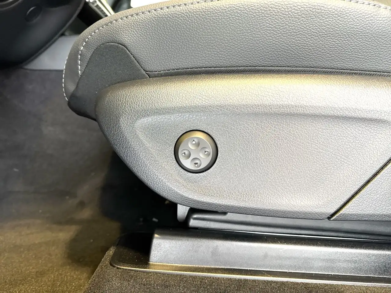 Mercedes-Benz GLE photo Mercedes-Benz GLE
