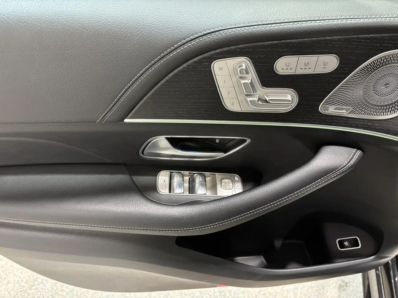 Mercedes-Benz GLE снимка Mercedes-Benz GLE