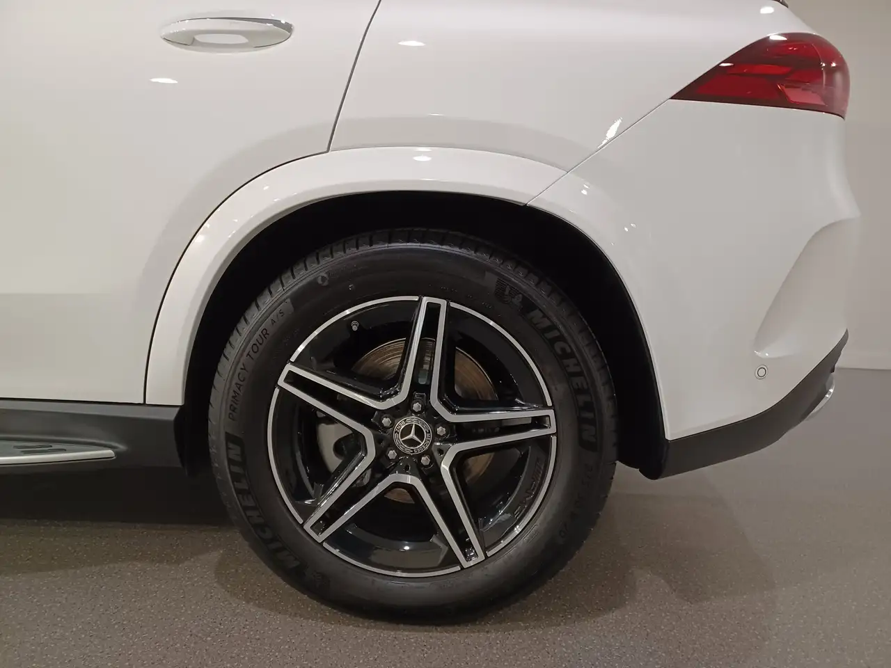 Mercedes-Benz GLE снимка Mercedes-Benz GLE