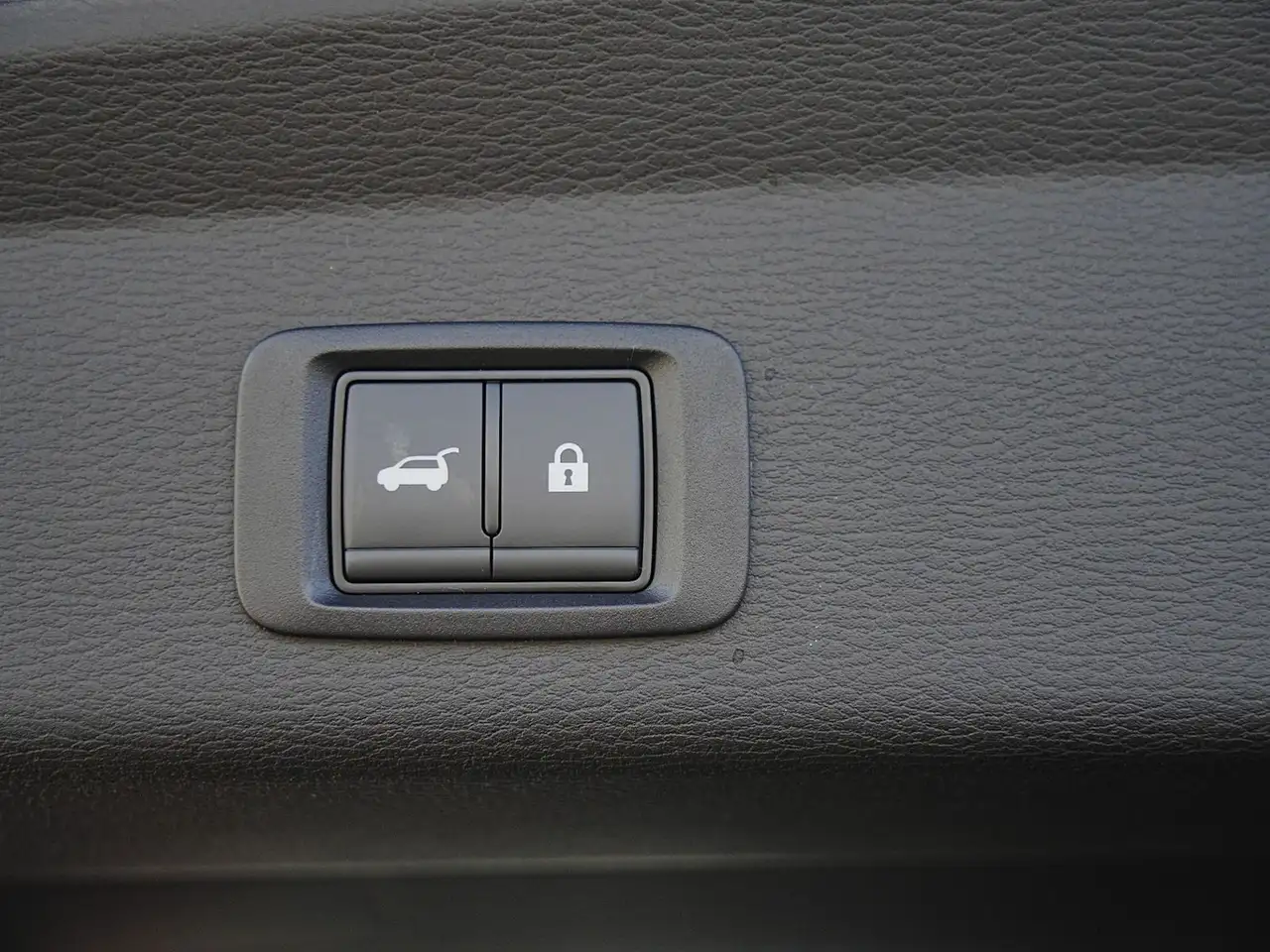 Mitsubishi Outlander photo Mitsubishi Outlander