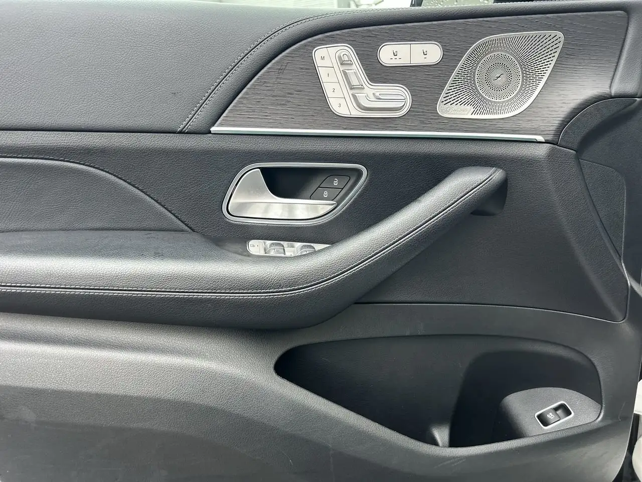 Mercedes-Benz GLE снимка Mercedes-Benz GLE