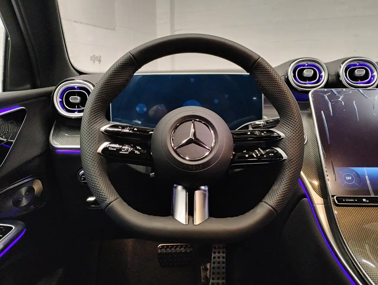 Mercedes-Benz GLC снимка Mercedes-Benz GLC