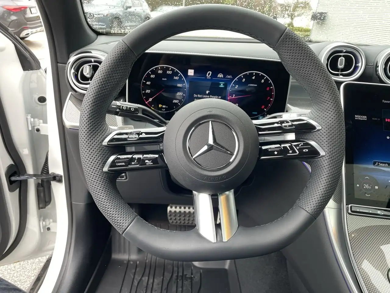 Mercedes-Benz GLC снимка Mercedes-Benz GLC