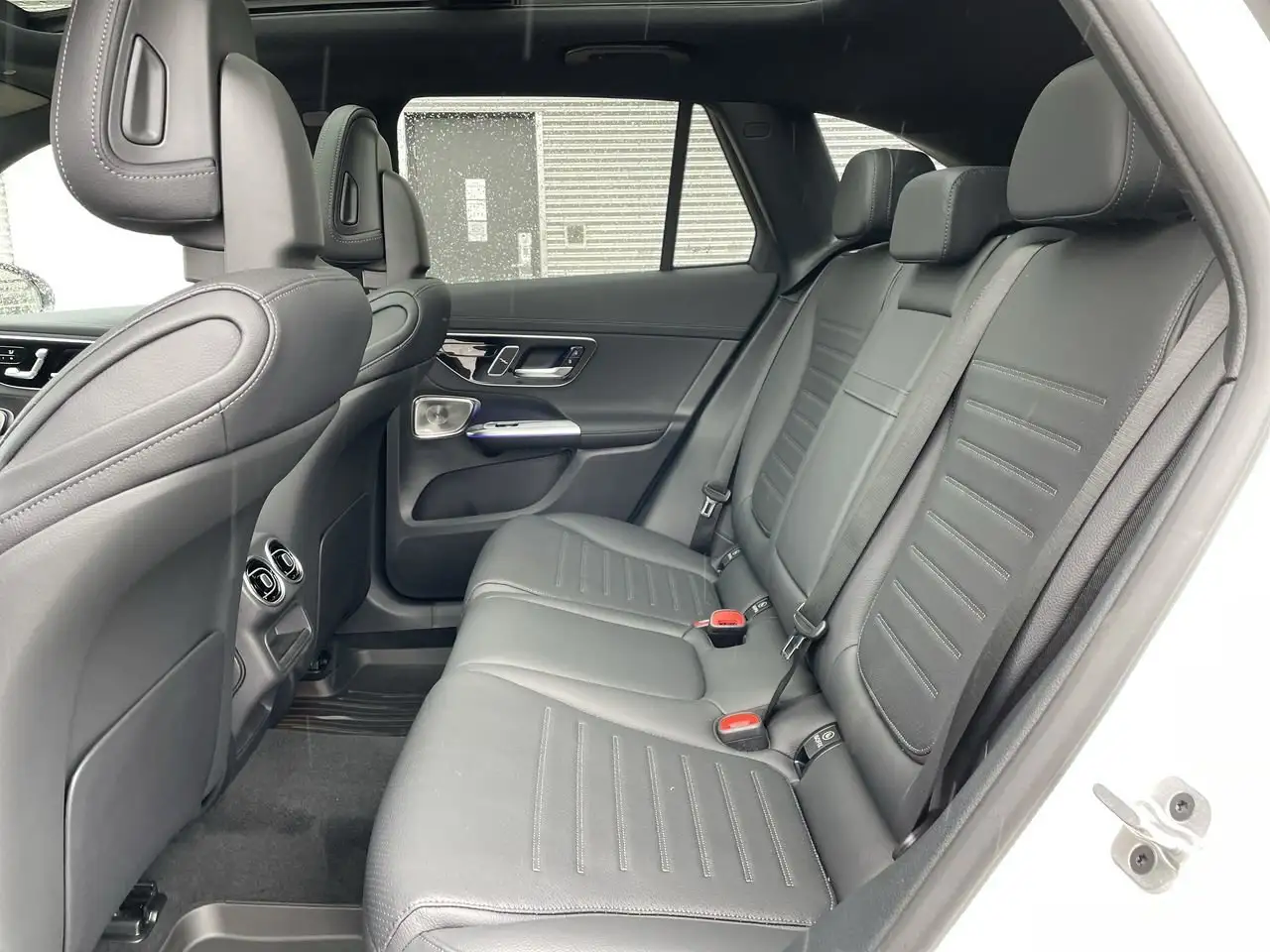Mercedes-Benz GLC снимка Mercedes-Benz GLC