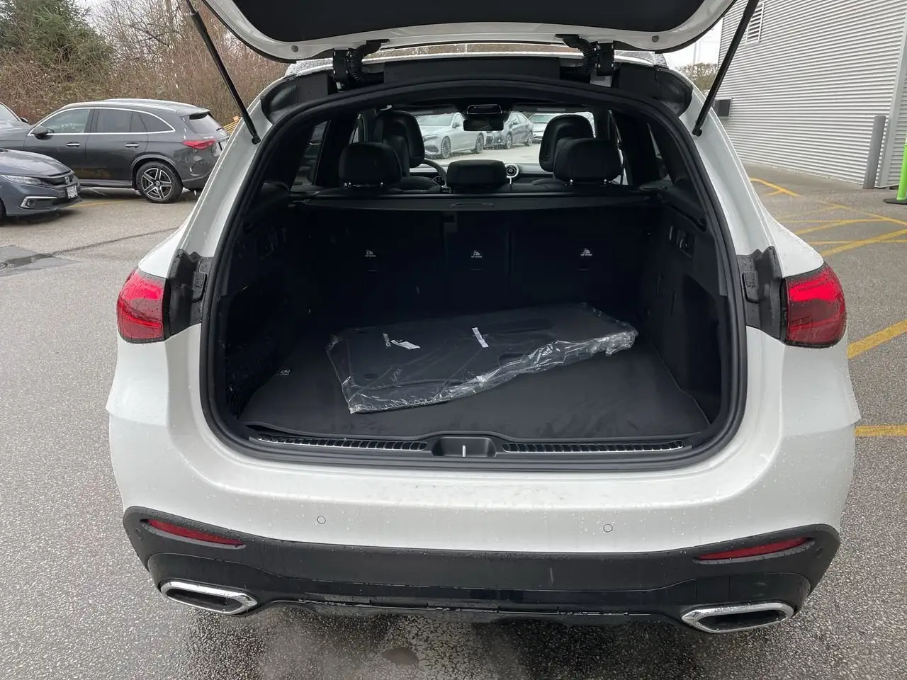 Mercedes-Benz GLC снимка Mercedes-Benz GLC