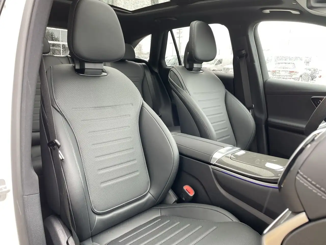 Mercedes-Benz GLC снимка Mercedes-Benz GLC