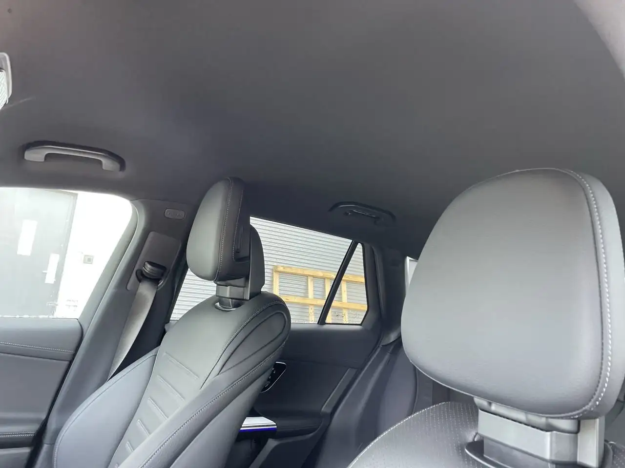Mercedes-Benz GLC снимка Mercedes-Benz GLC