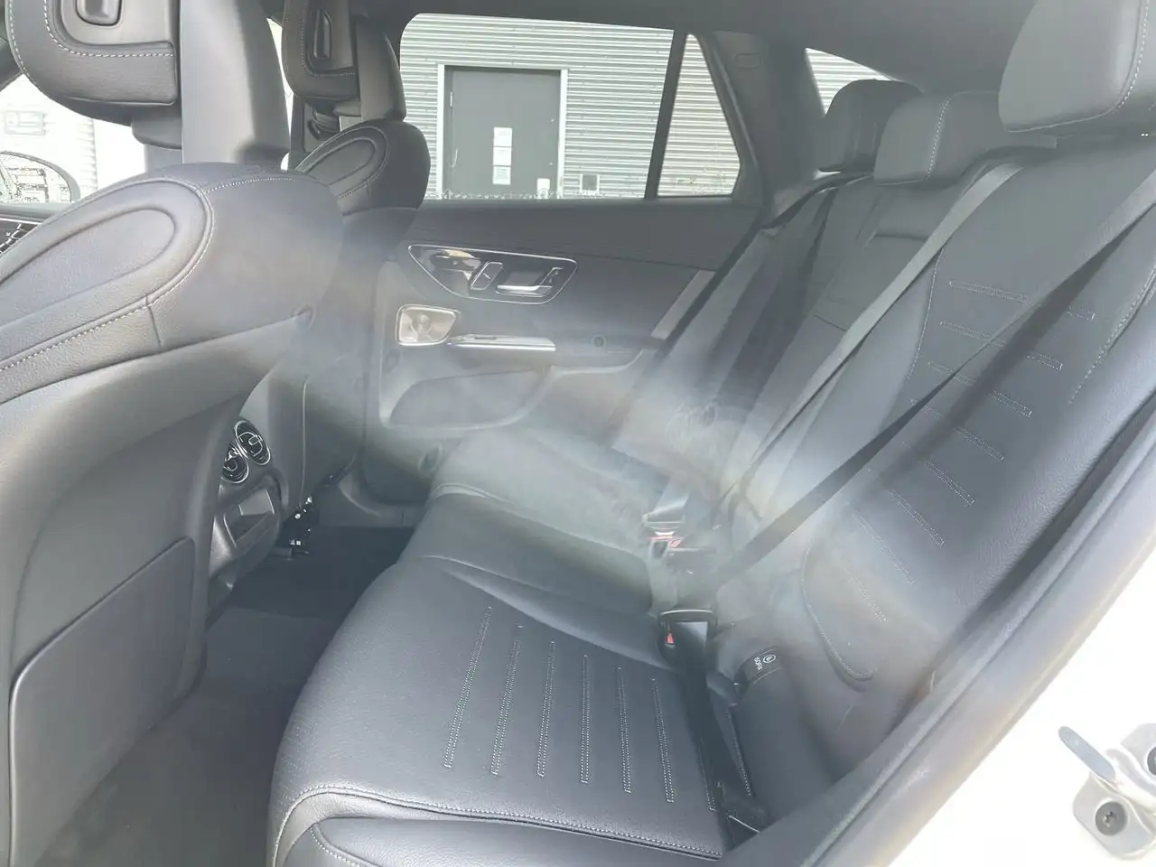 Mercedes-Benz GLC снимка Mercedes-Benz GLC
