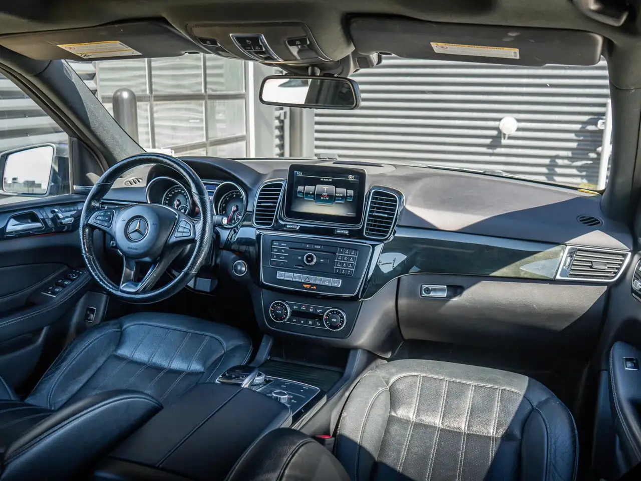 Mercedes-Benz GLE снимка Mercedes-Benz GLE