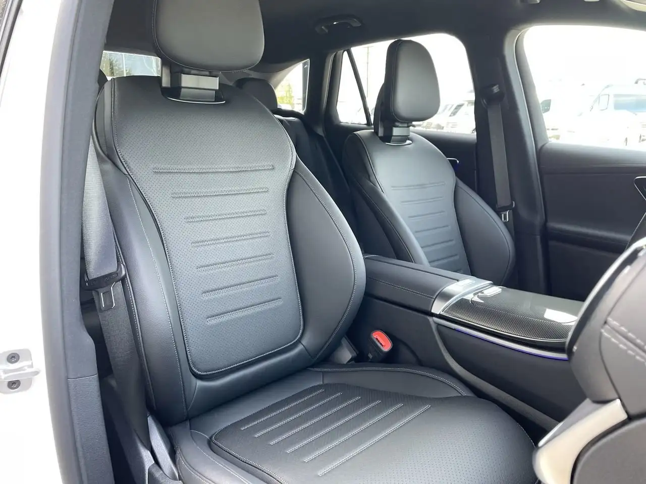 Mercedes-Benz GLC снимка Mercedes-Benz GLC