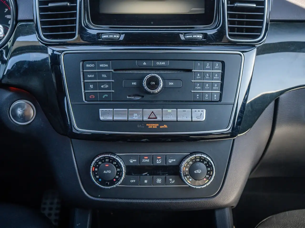 Mercedes-Benz GLE снимка Mercedes-Benz GLE