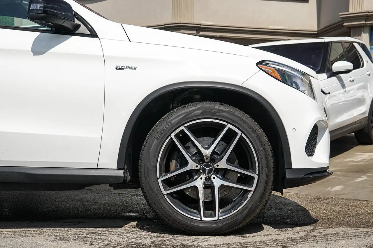 Mercedes-Benz GLE снимка Mercedes-Benz GLE