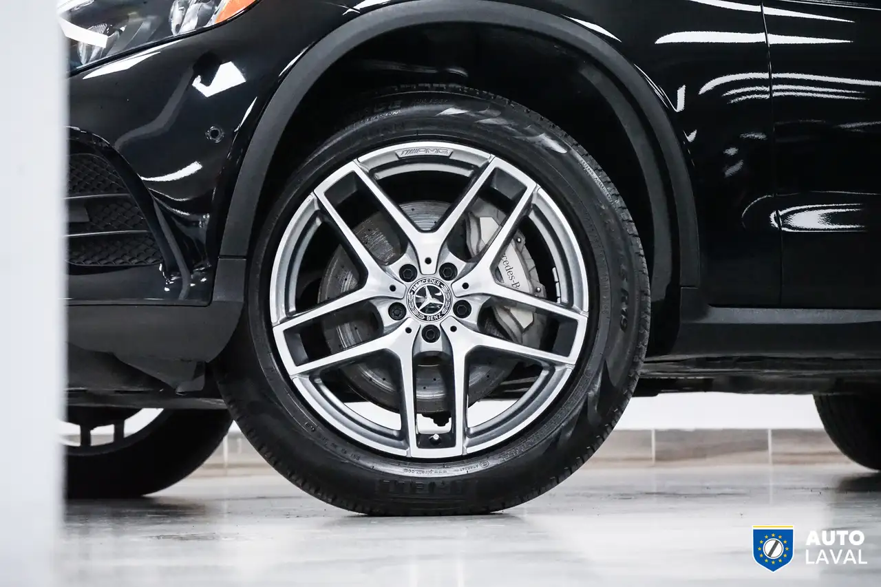 Mercedes-Benz GLC снимка Mercedes-Benz GLC