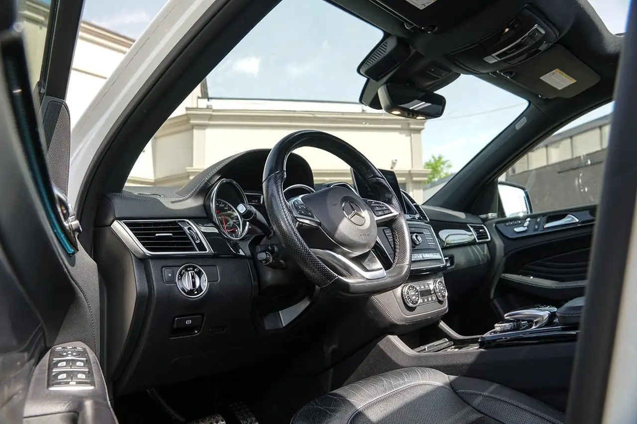 Mercedes-Benz GLE снимка Mercedes-Benz GLE