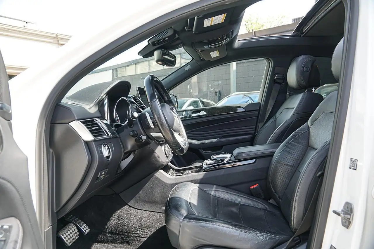Mercedes-Benz GLE снимка Mercedes-Benz GLE