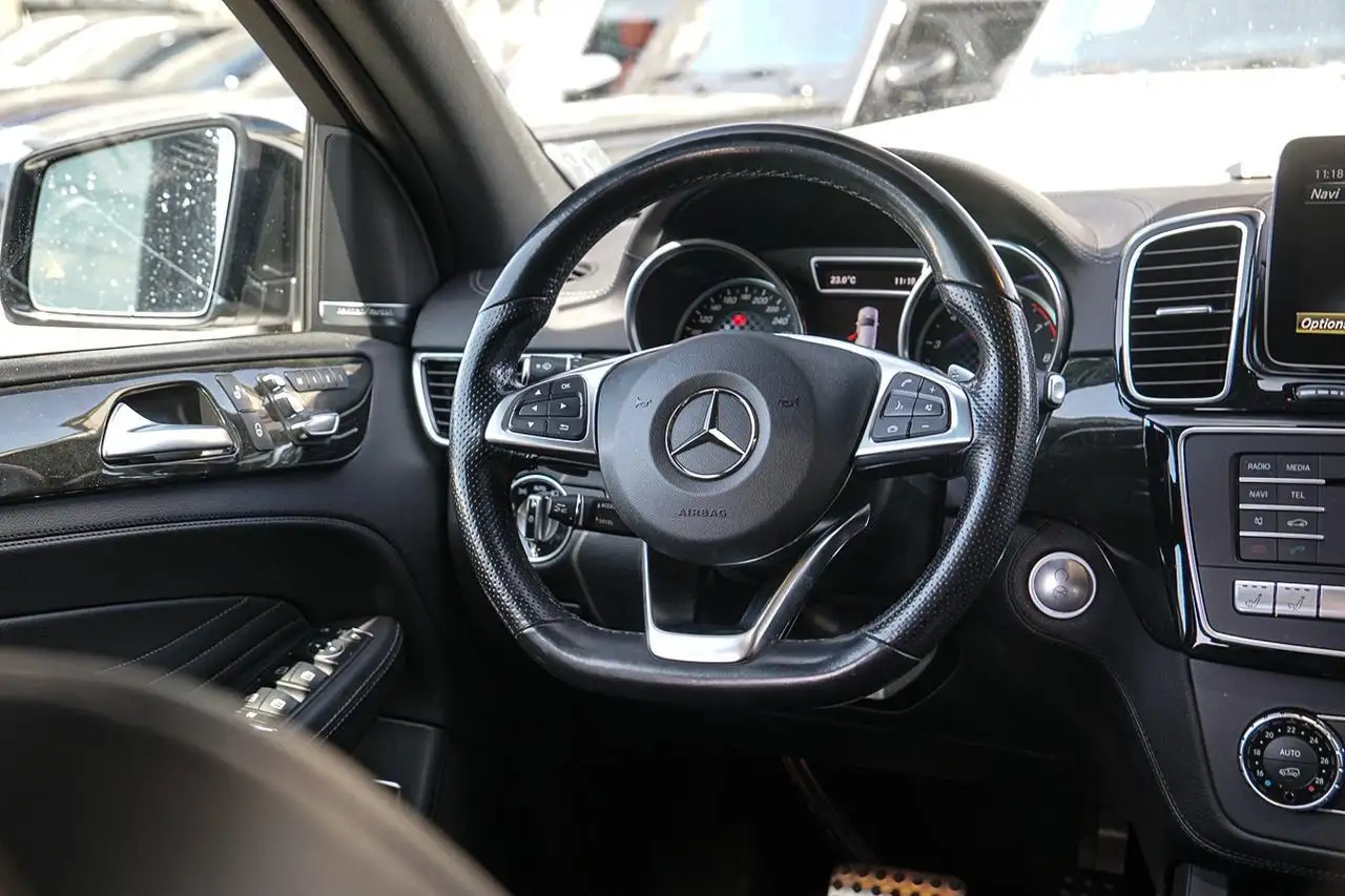 Mercedes-Benz GLE снимка Mercedes-Benz GLE