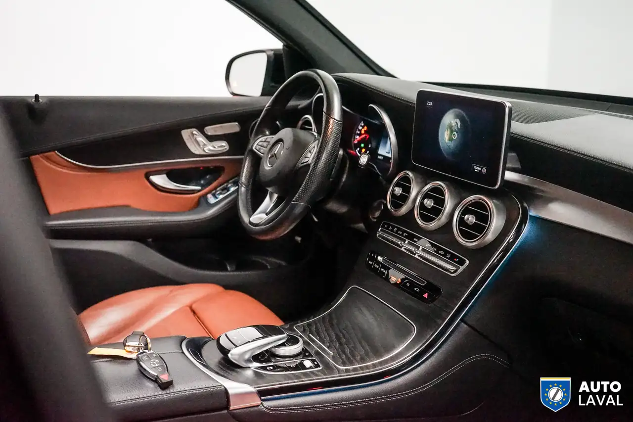 Mercedes-Benz GLC снимка Mercedes-Benz GLC