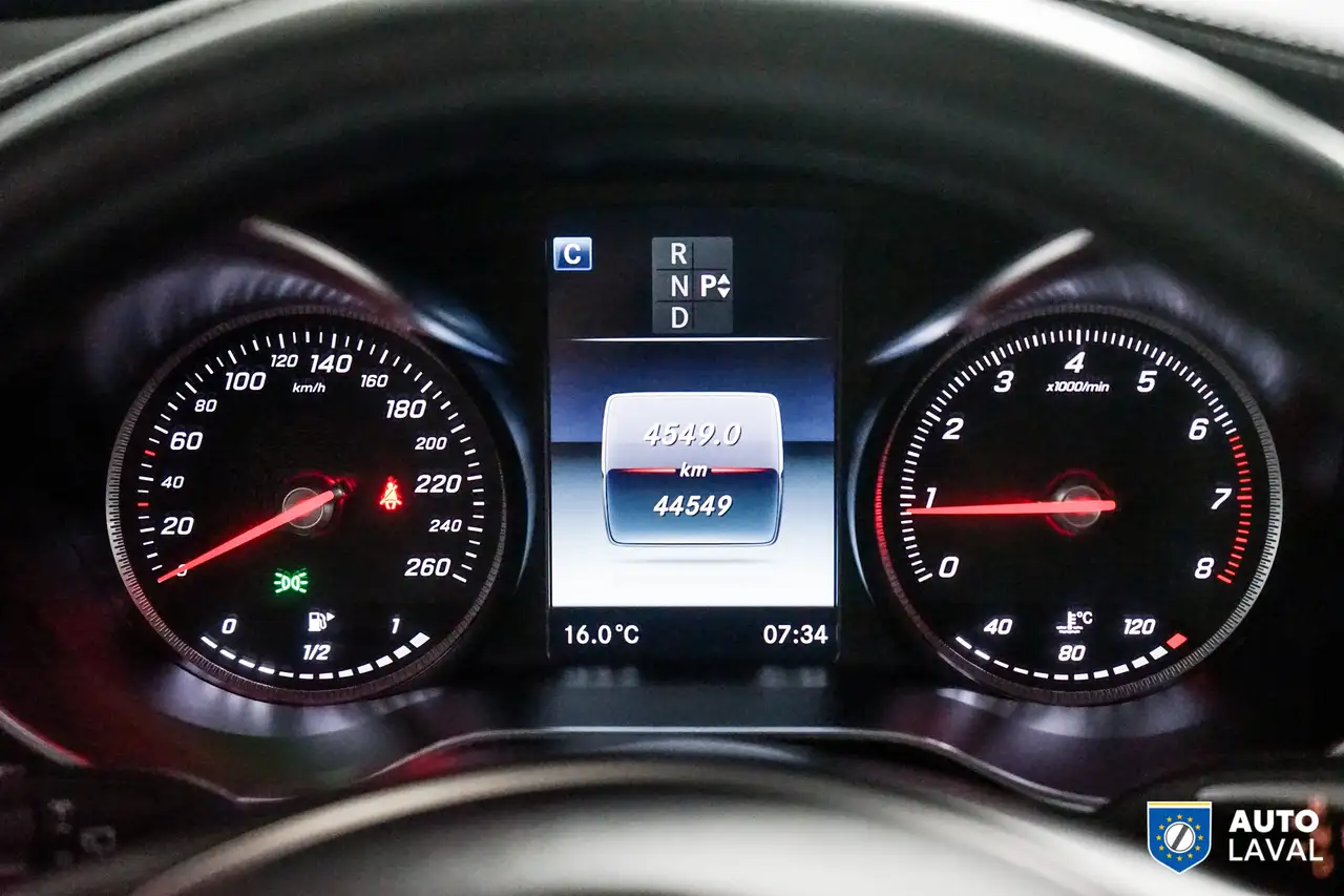 Mercedes-Benz GLC снимка Mercedes-Benz GLC